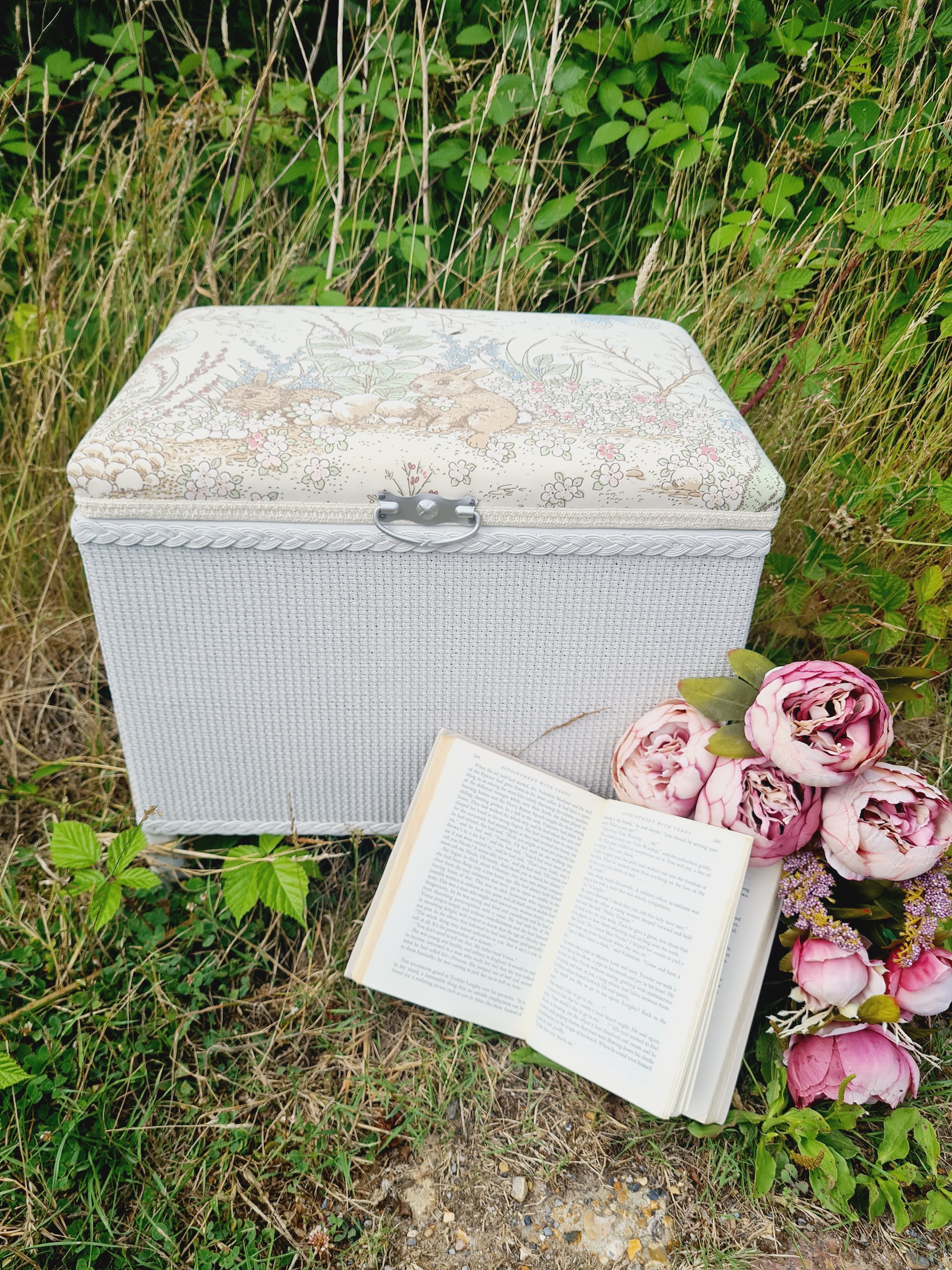 Round blanket store box